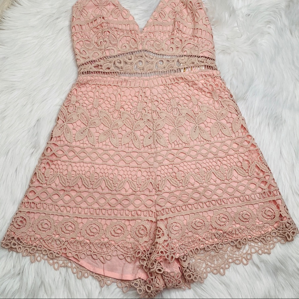 SEE NEW LISTING! LUSH Blush Pink Crochet Lace Sleeveless Romper - Picture 3 of 8